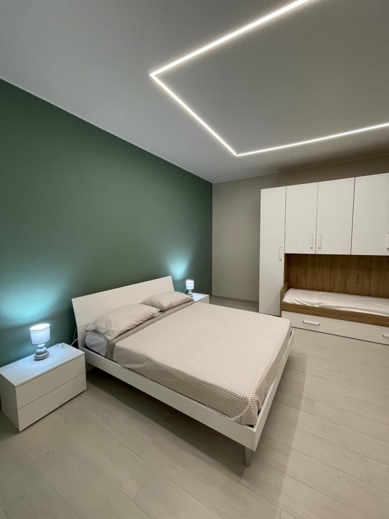 Luma Holiday Homes Mondragone Exterior foto