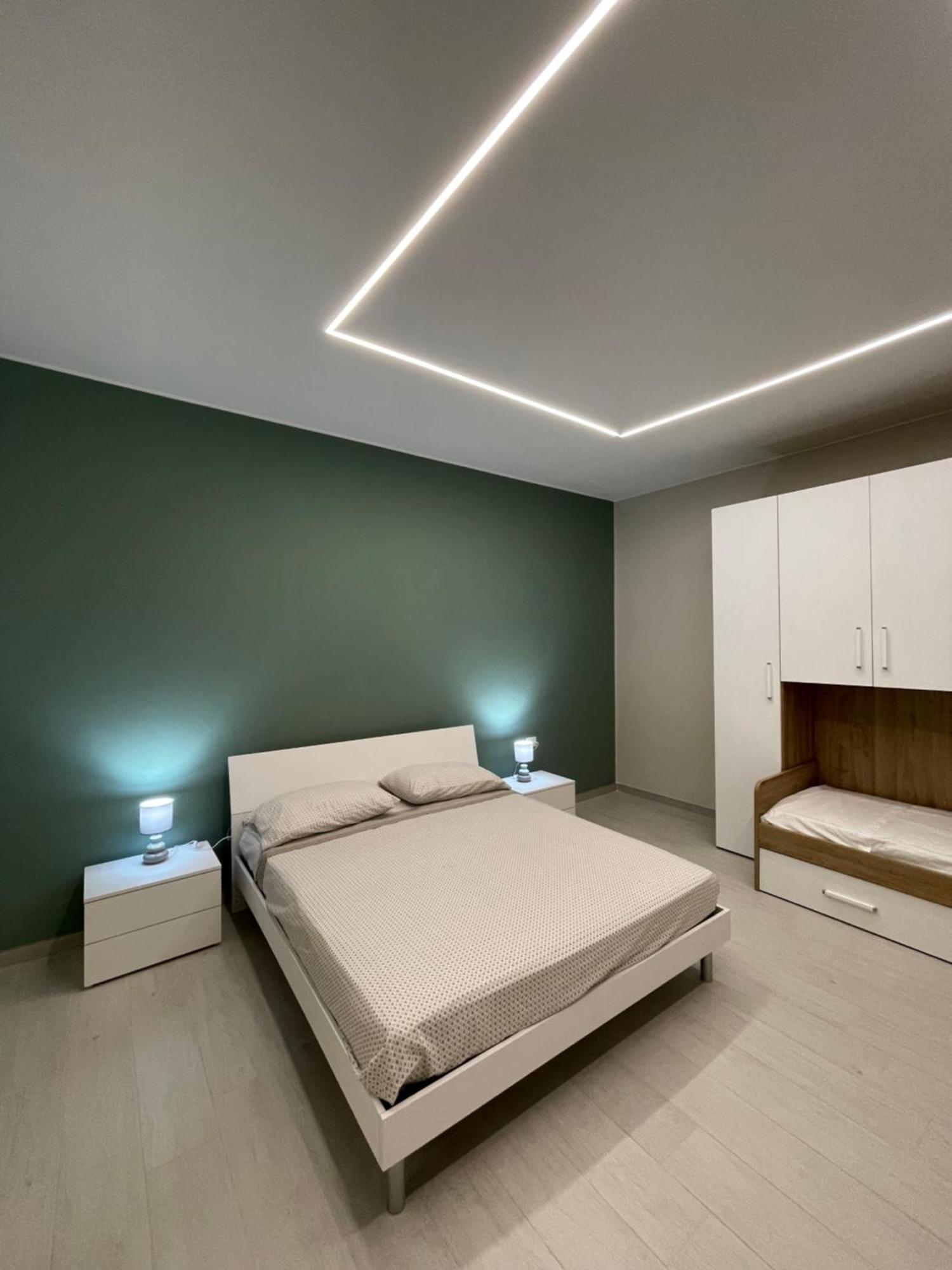 Luma Holiday Homes Mondragone Exterior foto